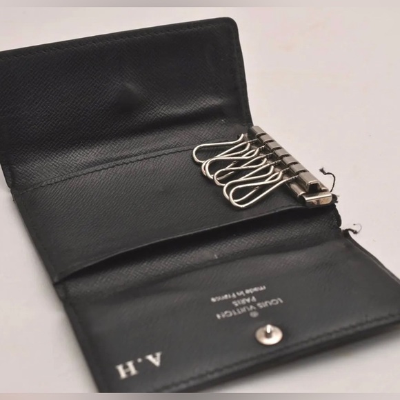 Authentic Louis Vuitton Damier Graphite Multicles 6 Key Case - Picture 7 of 10